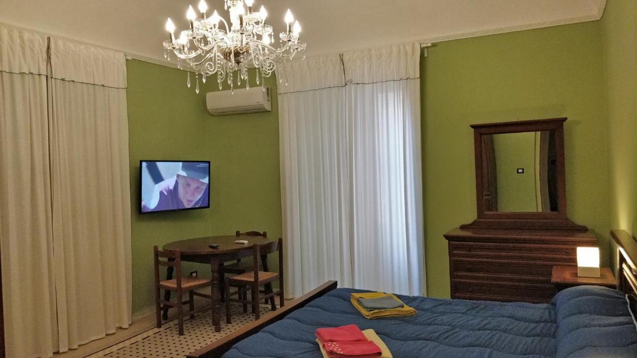 דירות Adriano'S House Catania Cathedral First Floor מראה חיצוני תמונה